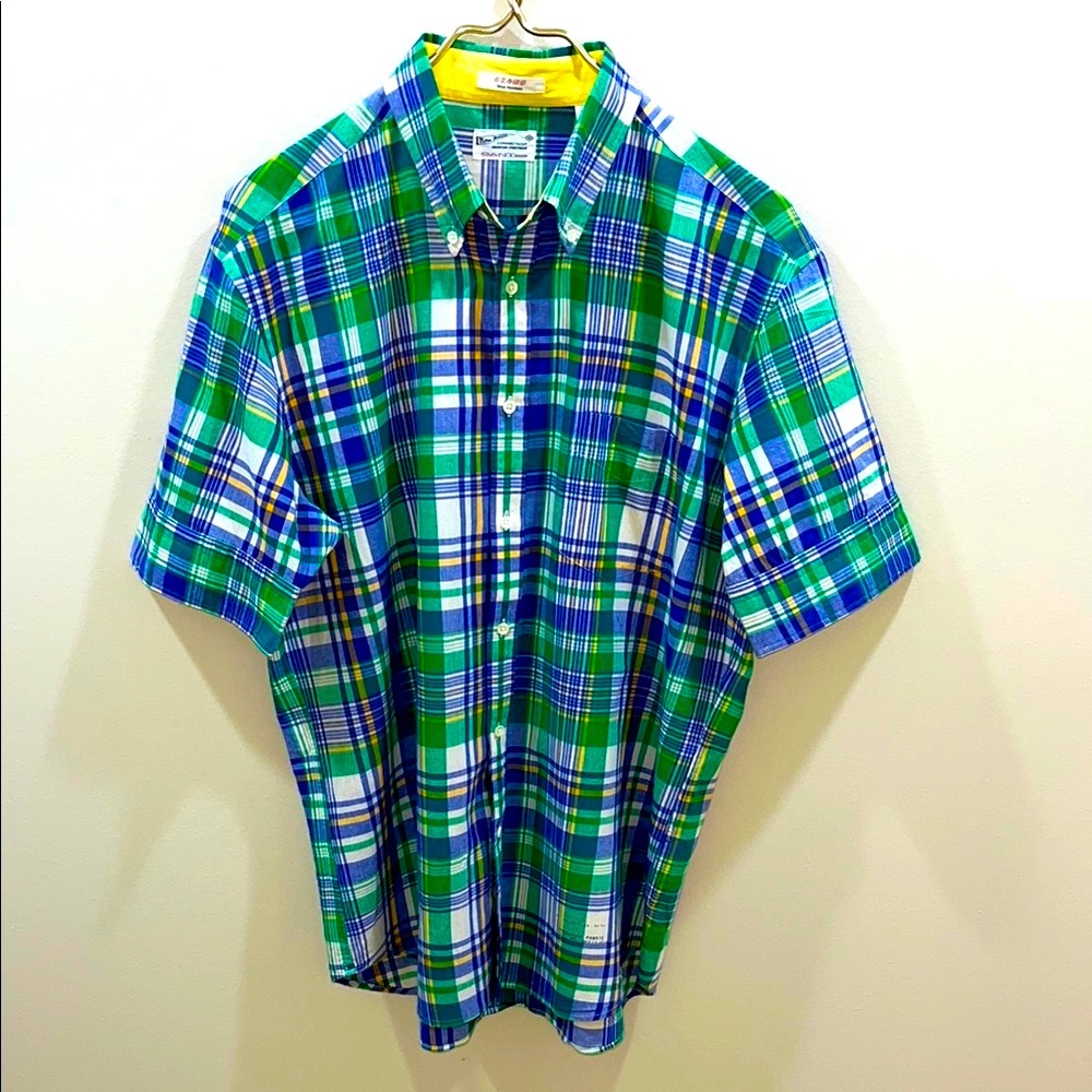 GANT New Haven Men’s Plaid Short Sleeve Button Down. Large. New Condition.